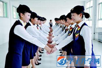 成都高等高铁乘务大专学校哪些好