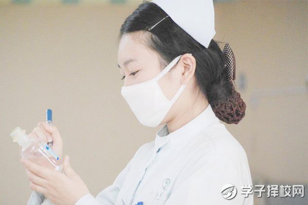 成都成医附院护士